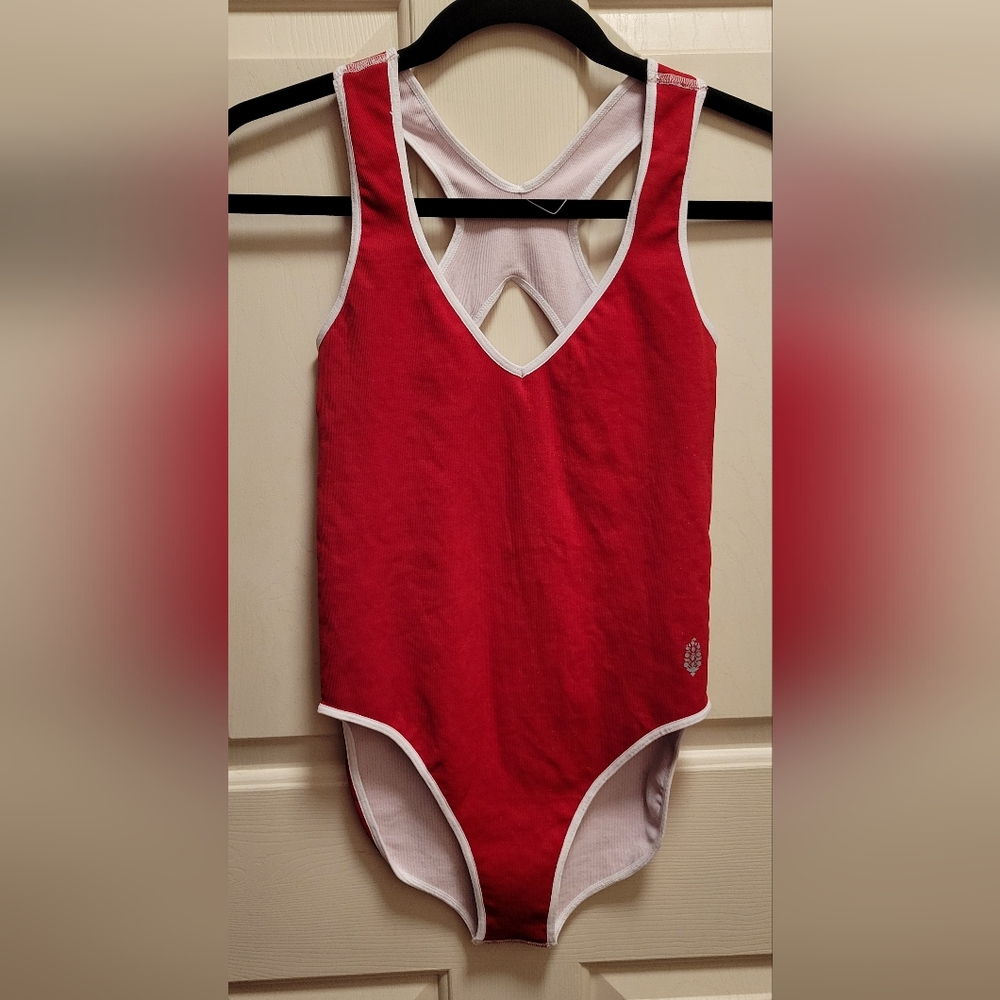 Free People Movement Powerplay Bodysuit NWOT Size XL Red/White Combo RT $68 - Picture 4 of 9